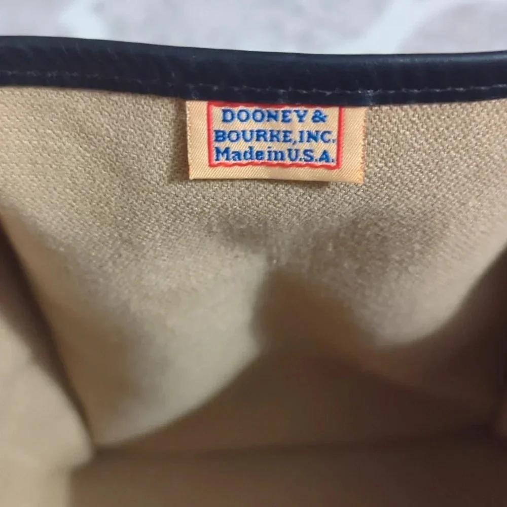 Dooney & Bourke Signature Jacquard Extra Large Bag Canvas with Leather Handles - Picture 9 of 10